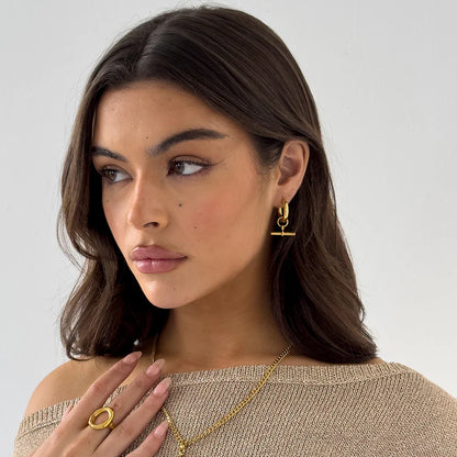 Boucles d'oreilles créoles dorées en T
