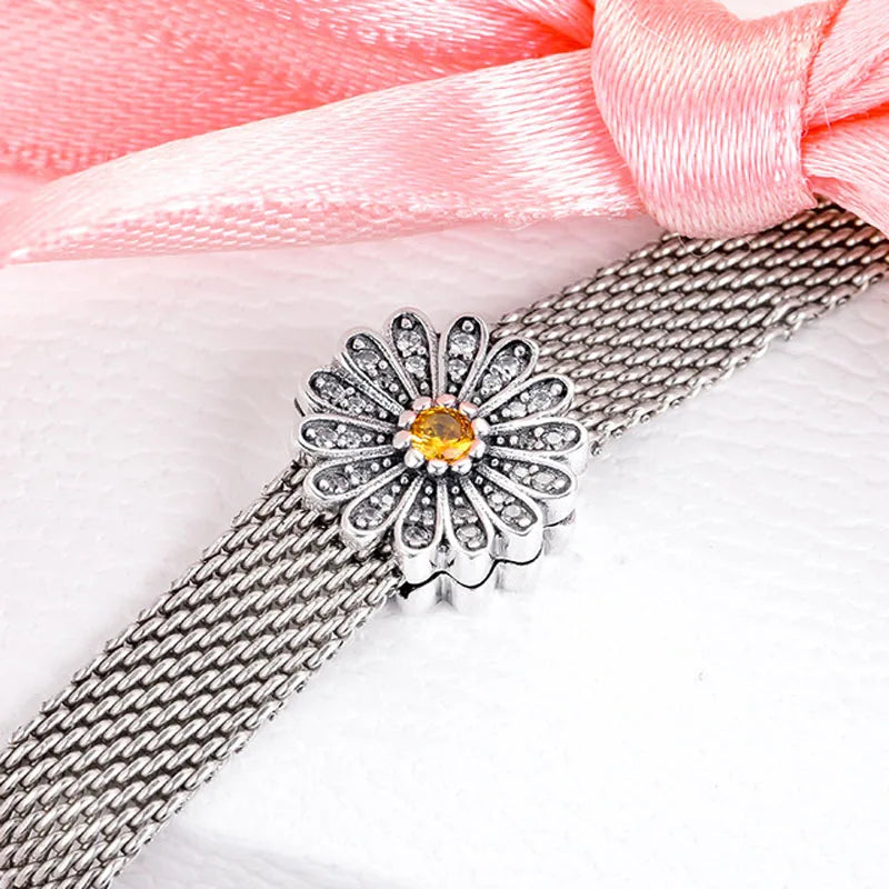 Breloque en maille marguerite